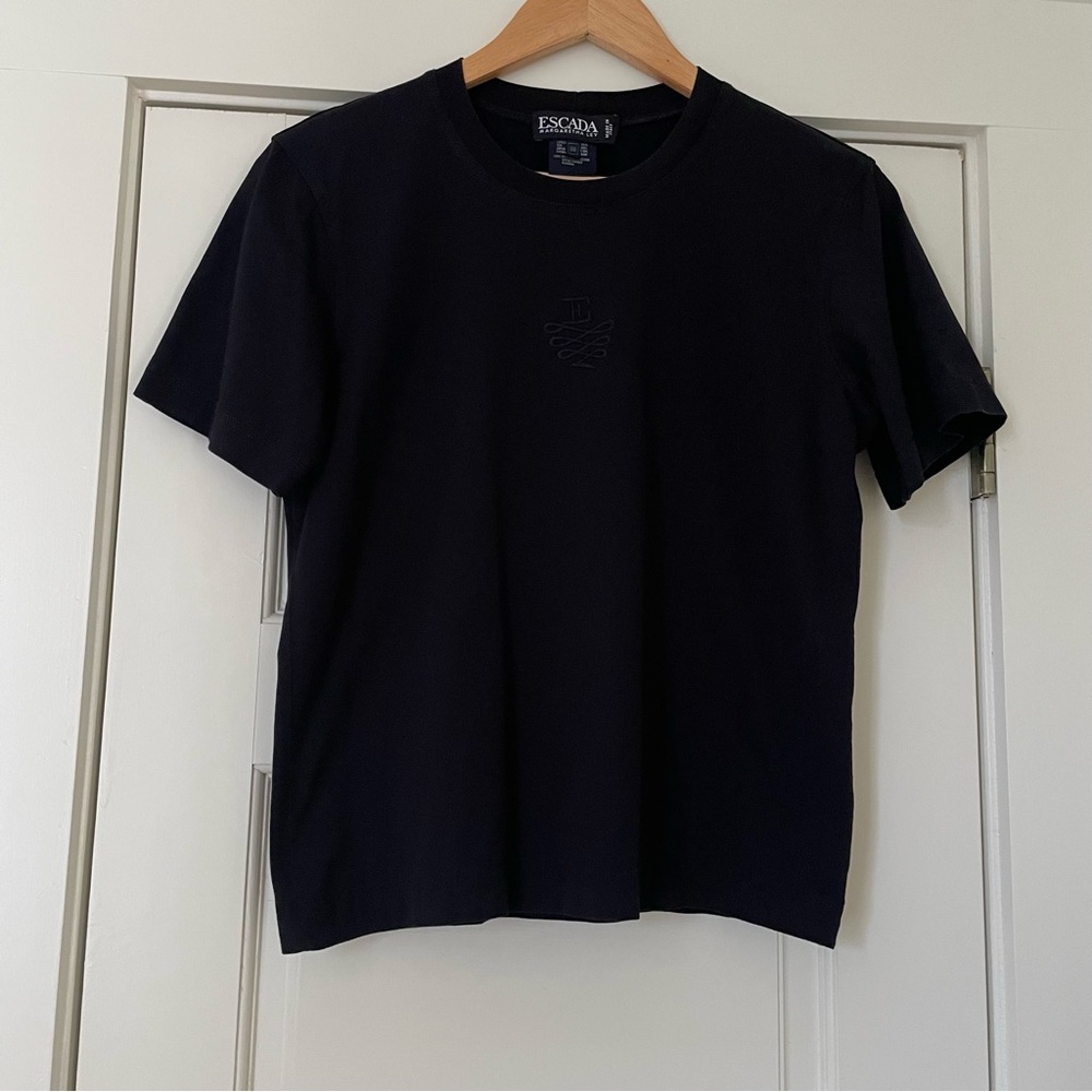 Escada embroidered logo black crew neck tee t-shirt 100% cotton 36 / 6 / small
